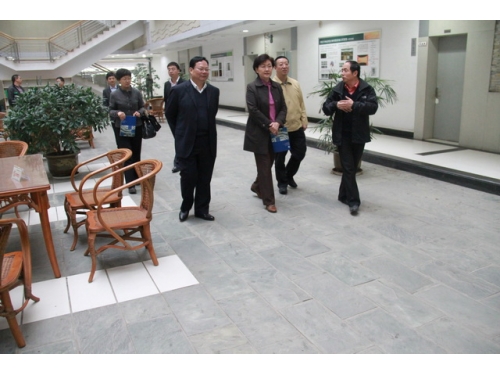 陕西省科协党组书记呼燕一行来实验室参观考察