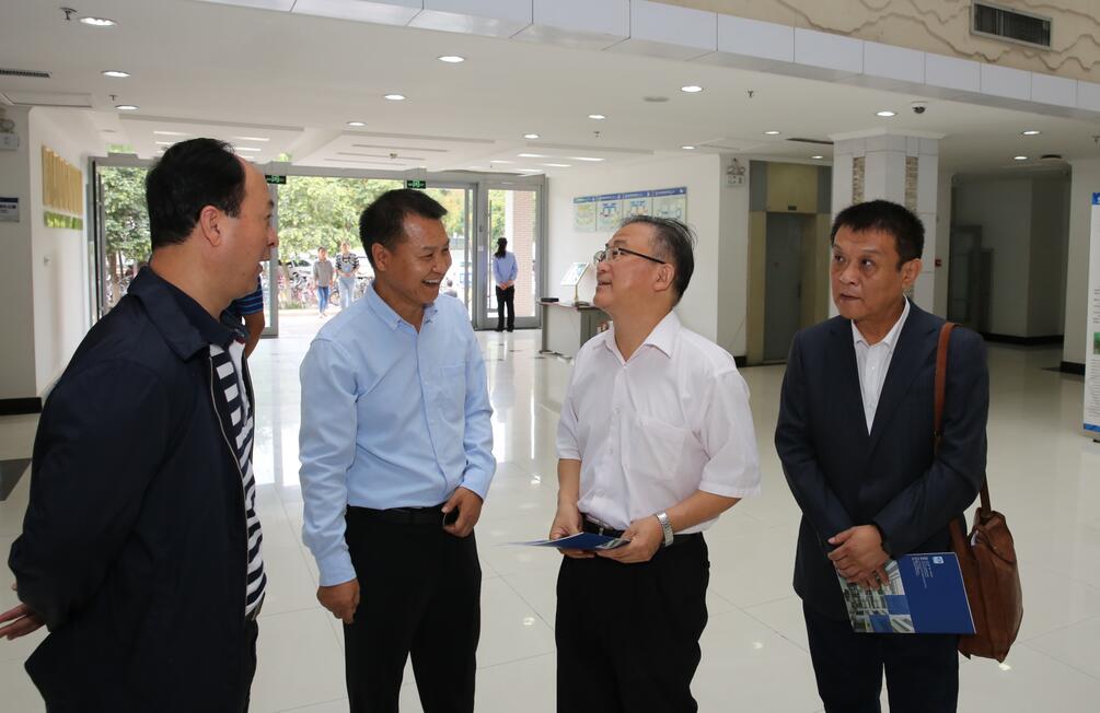 科技部农村中心主任贾敬敦来实验室调研