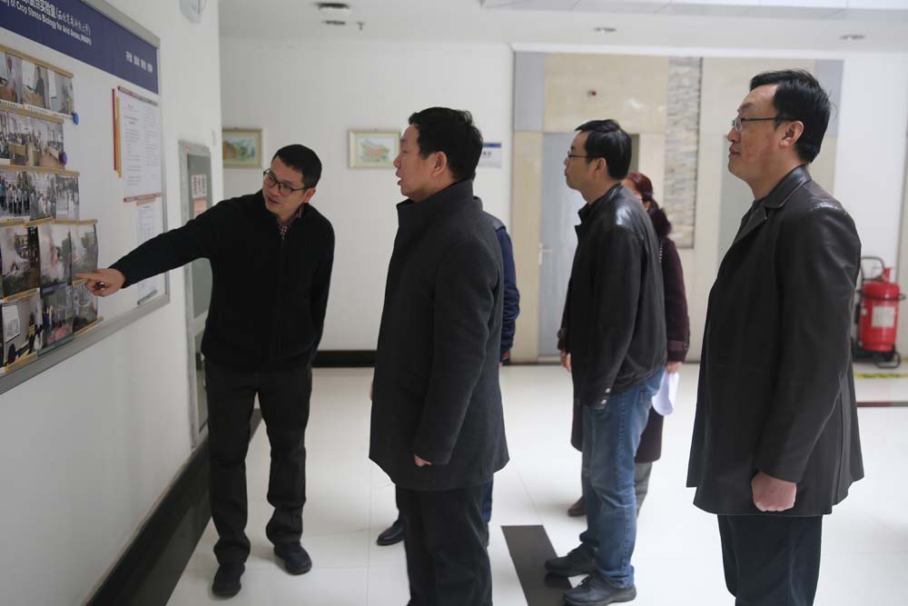 校领导来我室检查指导安全管理工作