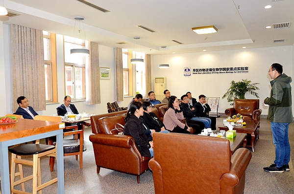 学校第2期“青年教师学术沙龙”在我室举办