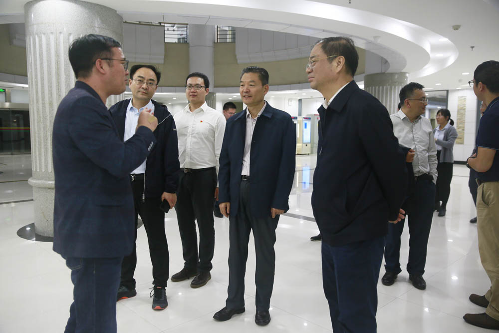 “不忘初心、牢记使命”主题教育中央第一指导组组长黄宪起一行来我室调研